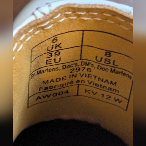 Dr. Martens White Chelsea Boots, Ladies Size 8. Like New. - Picture 10 of 10